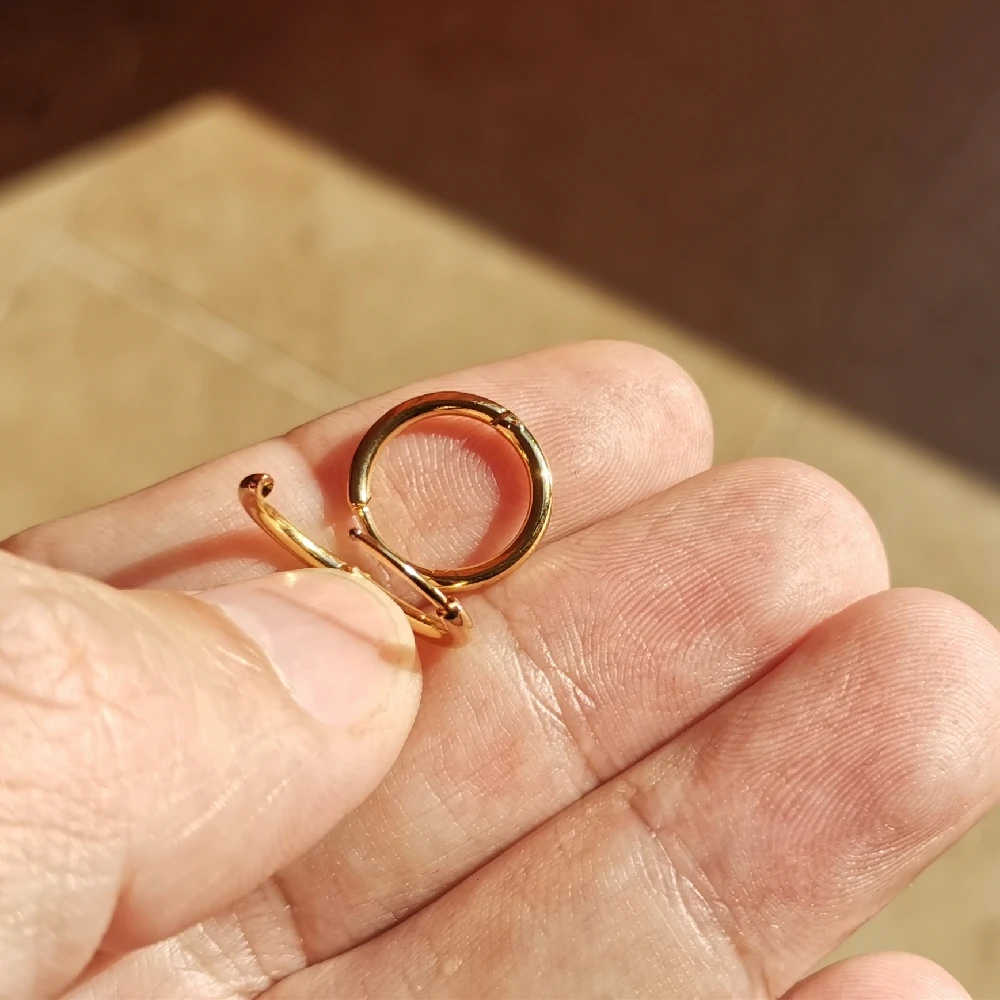Culoare de aur de Dimensiuni Mici 13mm Circulară Hoop Cercei Ureche Loop Inel Neted din Oțel Inoxidabil 316 Bijuterii IP Placare Anti-Alergie